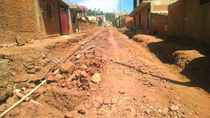 Vecinos llevan dos meses sin agua potable