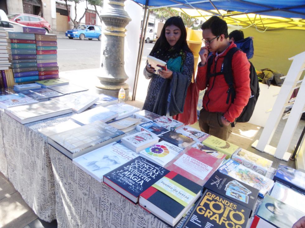 La Plaza 25 de Mayo acoge la Feria Nacional del Libro