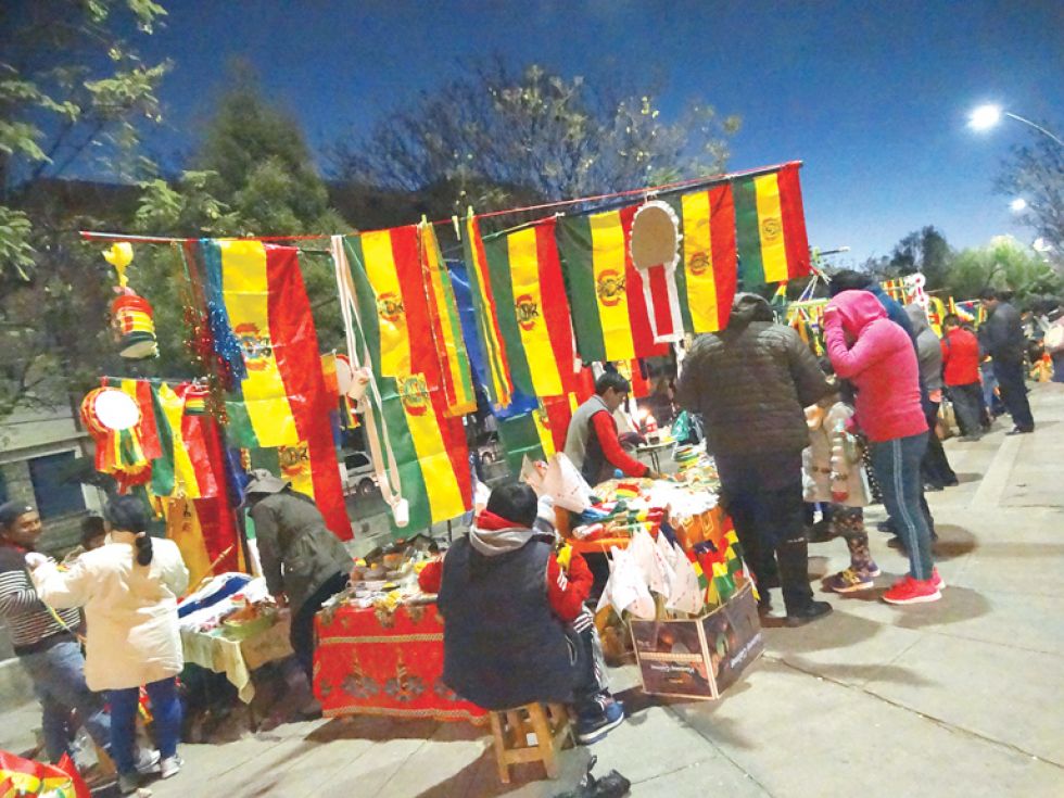 Hoy: Miles de estudiantes rinden honores a la Patria