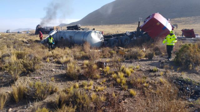 Confirman dos fallecidos y un herido en accidente en Oruro