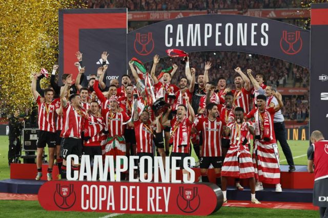 El Athletic rompe el maleficio y alza la Copa del Rey luego de 40 años