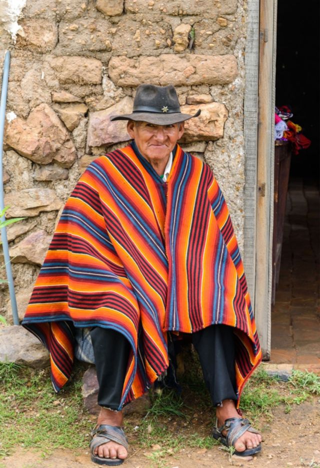 Sumerced Ruana El poncho y la ruana en América