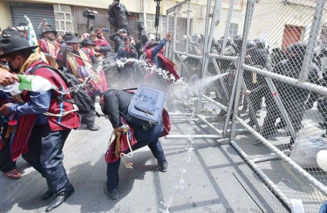 Ponchos Rojos de La Paz advierten con bloqueos