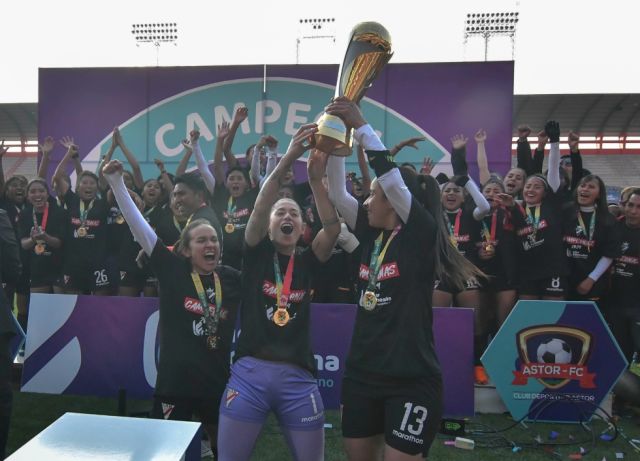 Always Ready, campeón de la primera Liga Femenina del fútbol boliviano