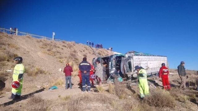 Trágico accidente en la carretera Oruro-Cochabamba deja 5 muertos y 16 ...