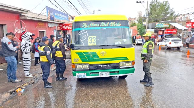 Lineas 1, 6, 8 y 12 amarilla del sindicato San Cristobal acortan sus rutas por tarifas || Esta es una primera medida de presión ante la falta de acuerdo.