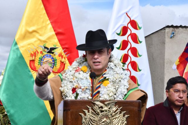 El ‘Vice’ vuelve a arremeter contra Paz