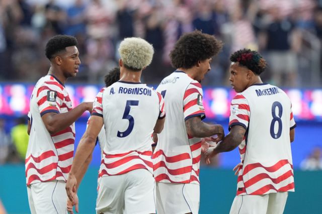 Estados Unidos gana en el primer tiempo con el gol más rápido y doblete de Balogun
