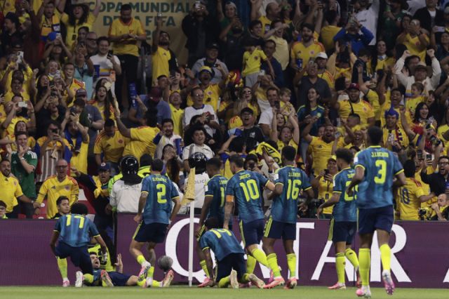 Colombia comienza el Mundial con un triunfo y el liderato de su grupo