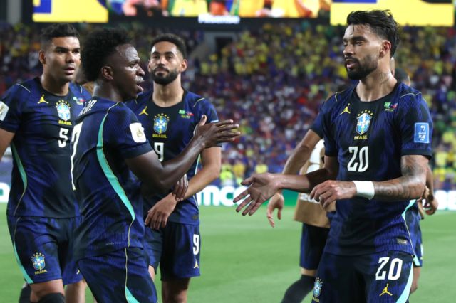 Brasil endereza su camino en el Mundial con una goleada sobre Haití 
