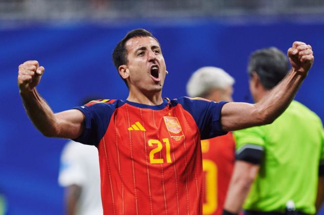 España se impone por 3-0 al descanso con un tanto de Yamal y dos de Oyarzabal