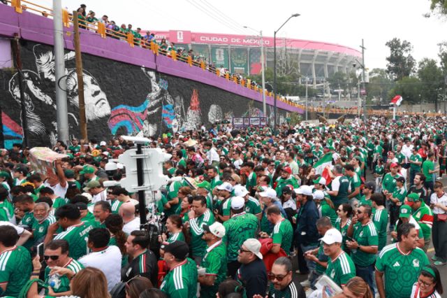 El México-Inglaterra comenzará con una hora de retraso por malas condiciones del tiempo