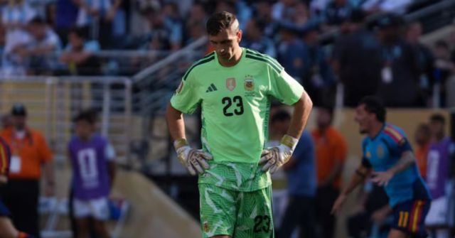 ‘Dibu’ Martínez pone en duda su continuidad en la selección argentina tras derrota con España