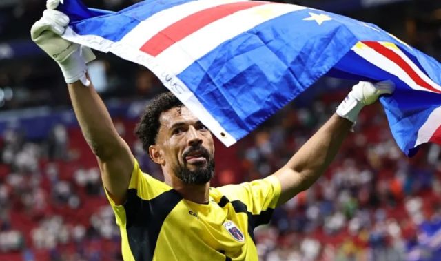 Vozinha, la revelación del Mundial, aterriza en Chile a los 40 años con el mejor contrato de su carrera