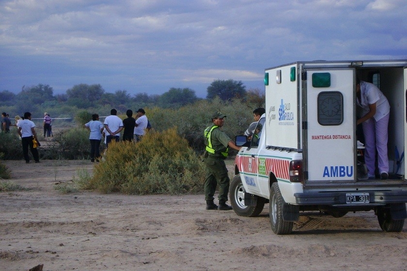 El diario Independiente de La Rioja publicó las fotografías de la recuperación de los cuerpos. Foto: EFE