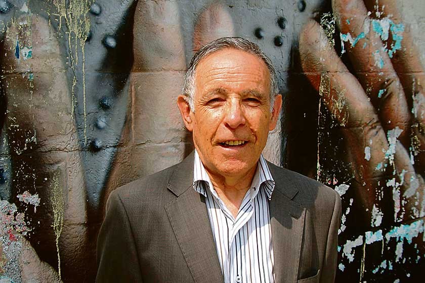 Texidó es uno de los escritores que destaca en nuestra narrativa por su excelente prosa.