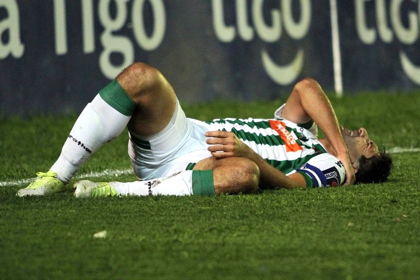 Ronald Raldes se lesionó la noche del reciente lunes. Foto: APG