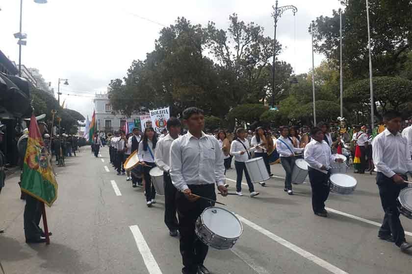 El paso de miembros de la Iglesia Evangélica en el desfile por el 25 de Mayo de 1809. FOTO: CORREO DEL SUR