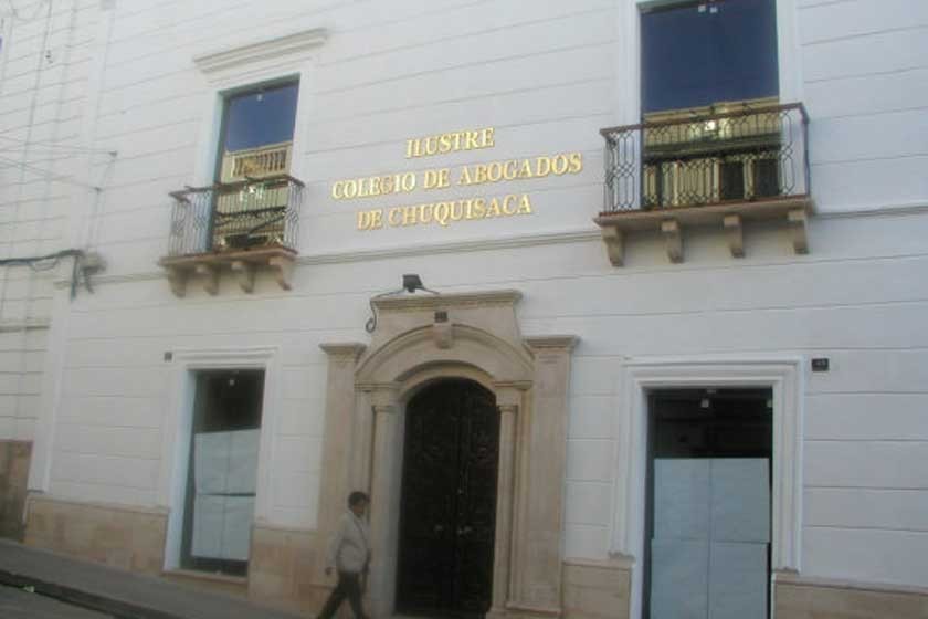 ICACH. Afilia a juristas de Chuquisaca.