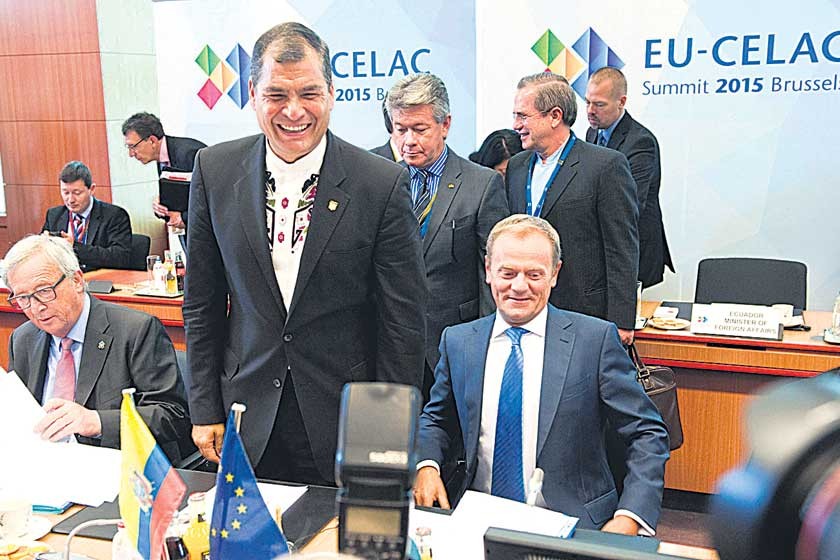 CUMBRE. El presidente de Ecuador, Rafael Correa, junto al ejecutivo de la Unión Europea, Donald Tusk.
