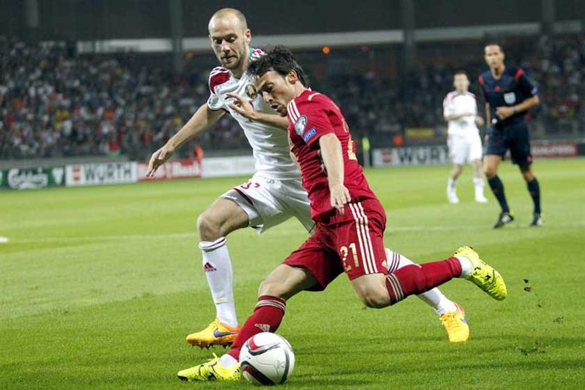 Un solitario gol de David Silva dio el triunfo a España sobre Bielorrusia por la clasificación a la Eurocopa.