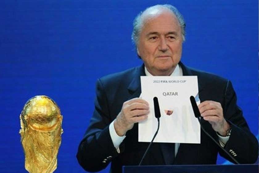 El presidente de la FIFA, Joseph Blatter, involucró a ex mandatarios en la designación de los mundiales 2018 y 2022.