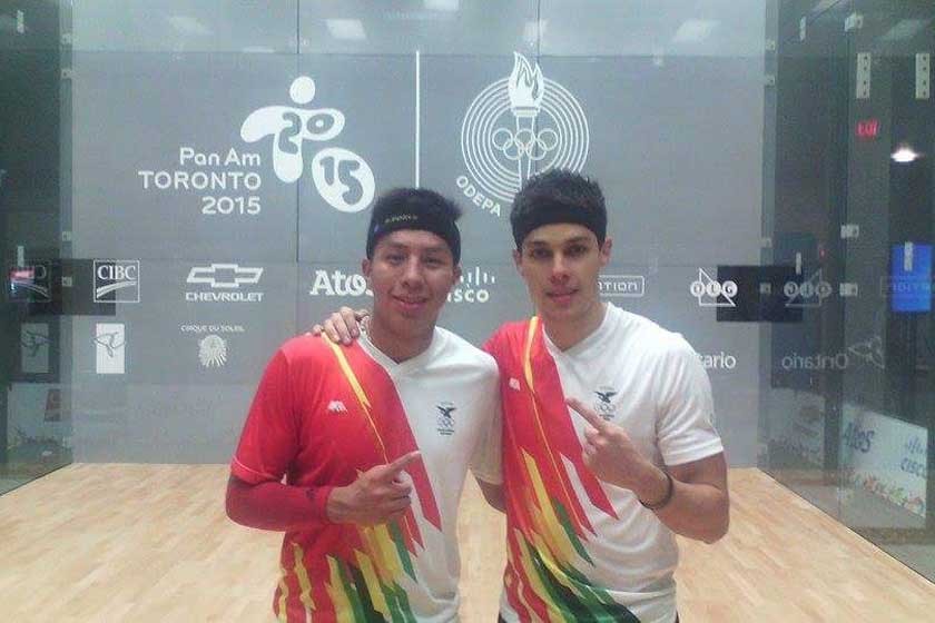 El chuquisaqueño Conrrado Moscoso (i) y el cruceño Roland Keller avanzaron a la final de raquetbol en la modalidad doble