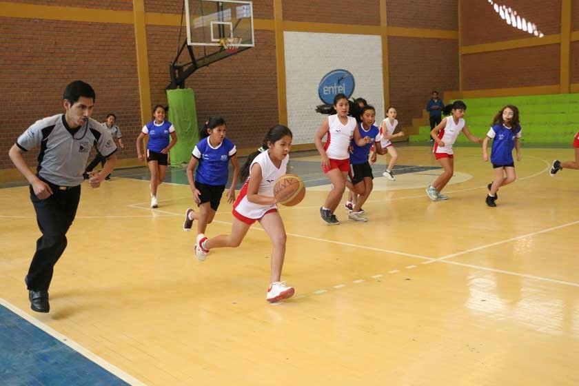 El básquetbol y el voleibol fueron dos de las tres disciplinas que comenzaron a disputarse en los Plurinacionales.
