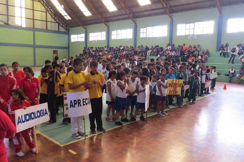 El acto inaugural de los Juegos Deportivos Estudiantiles Plurinacionales de Educación Especial fue acompañado por número