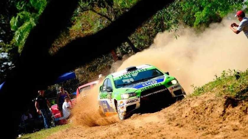 El piloto cruceño al mando de un Mitsubishi Lancer fue el mejor de su categoría en la carrera de Santa Cruz.