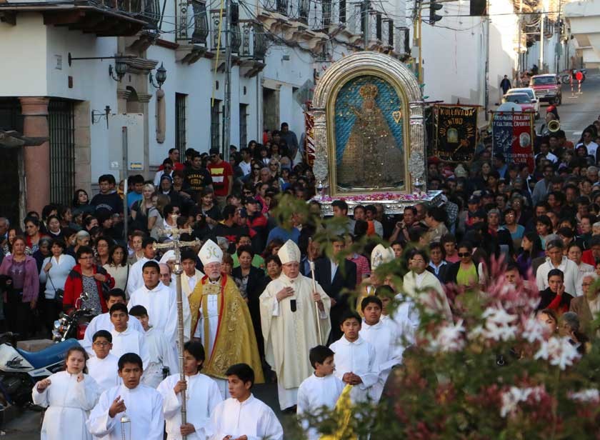 La imagen de la Virgen de Guadalupe fue trasladada, ayer por la tarde, de la capilla a la Catedral Metropolitana