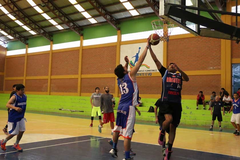 El representante chuquisaqueño continúa con sus entrenamientos de cara a su debut en la Libobasquet.
