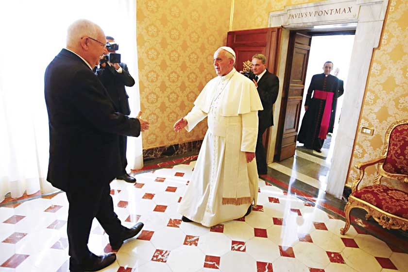 CAMBIOS. El papa Francisco continúa con el proceso de reformas en las hasta ahora complejas normas canónicas.