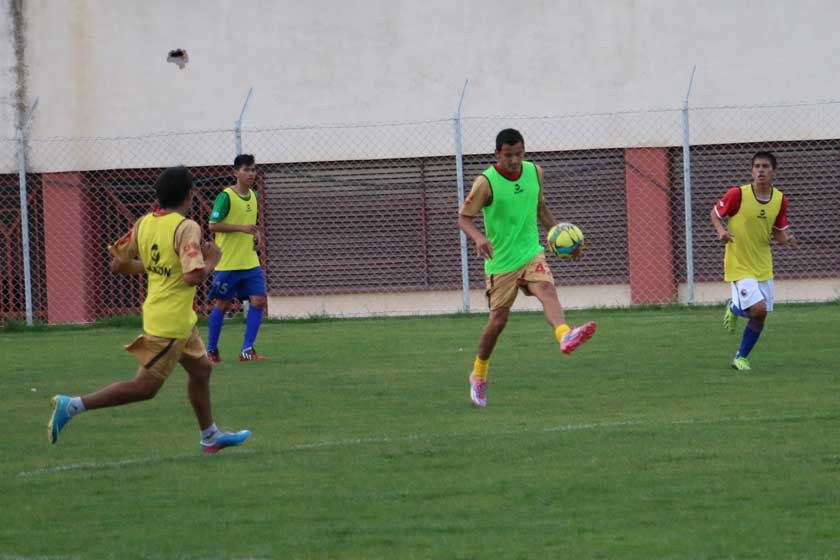 El cuadro capitalino cerró prácticas ayer, en la cancha auxiliar del estadio Patria, con una sesión táctica.