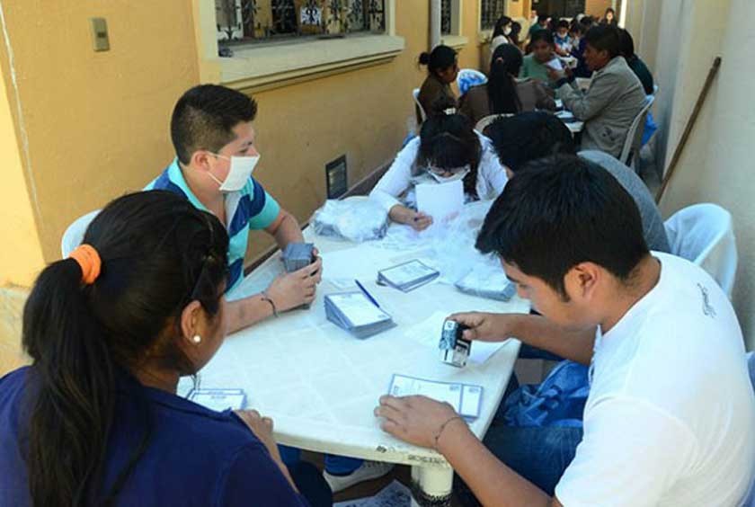 ACCIÓN. En los últimos días los Tribunales Electorales Departamentales se abocaron a preparar todo el material electoral
