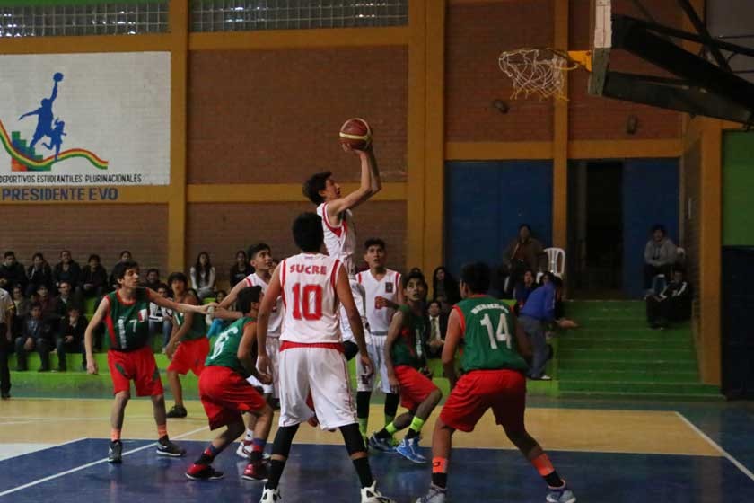 El quinteto local venció a Bermejo, anoche, en el inicio del Campeonato Nacional de Básquetbol U-15, en Sucre.