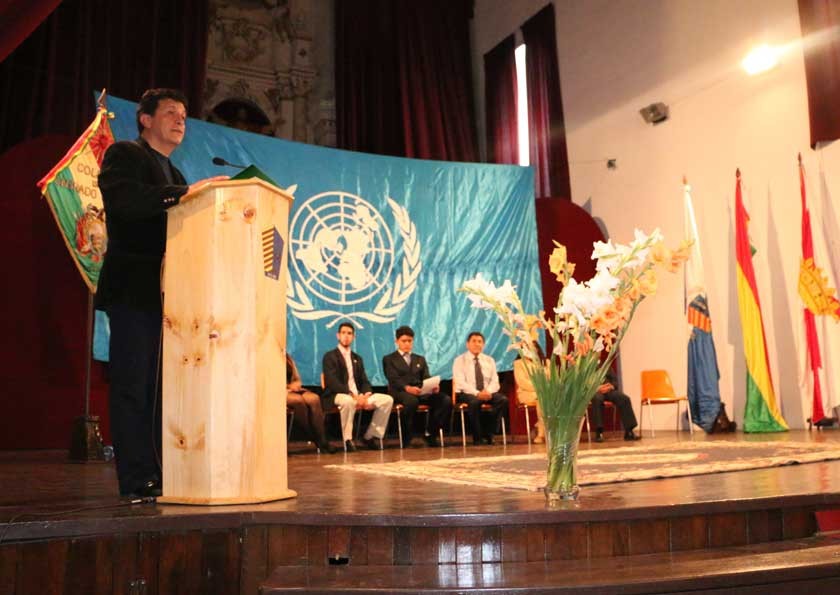 Jóvenes emulan a las Naciones Unidas