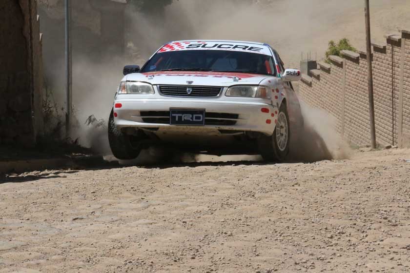 El fin de semana se corrió la quinta competencia departamental de automovilismo en el municipio de Yotala.