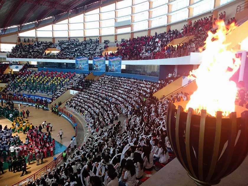 Miles de estudiantes de Sucre presentaron coreografías y mosaicos en la inauguración de los Juegos, ayer...