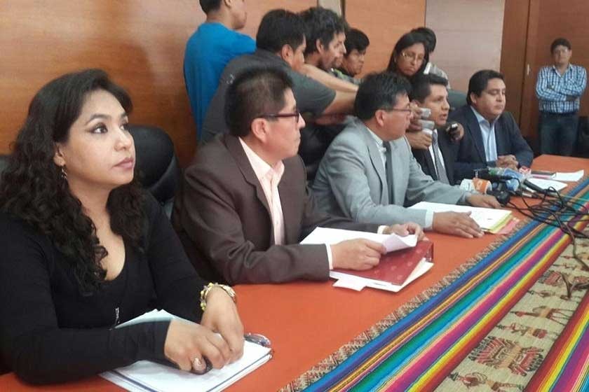 DECLARACIÓN. La conferencia de prensa de los magistrados del Tribunal Constitucional Plurinacional (TCP), ayer.