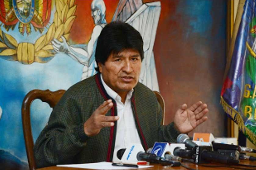 PRESIDENTE. Evo Morales ofrece una conferencia de prensa en Cochabamba, poco antes de partir hacia Europa.