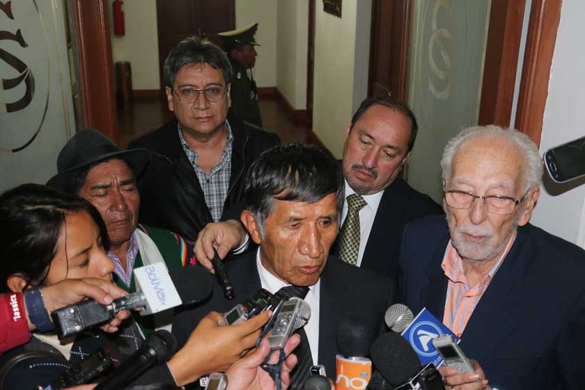 ELEGIDO. Después de la Sala Plena, Pastor Mamani se contactó con los medios de comunicación en el Tribunal Supremo