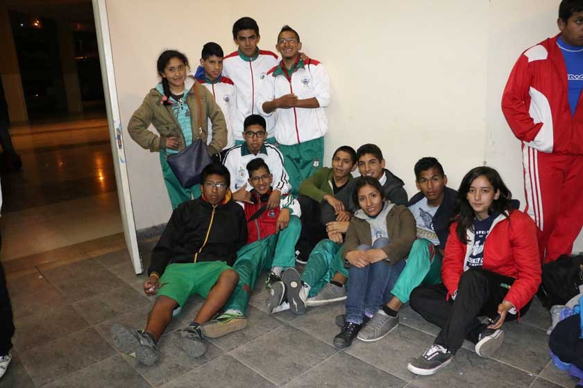 Los deportistas llegaron ayer a Sucre para el pesaje realizado anoche en la Unidad de Alto Rendimiento.