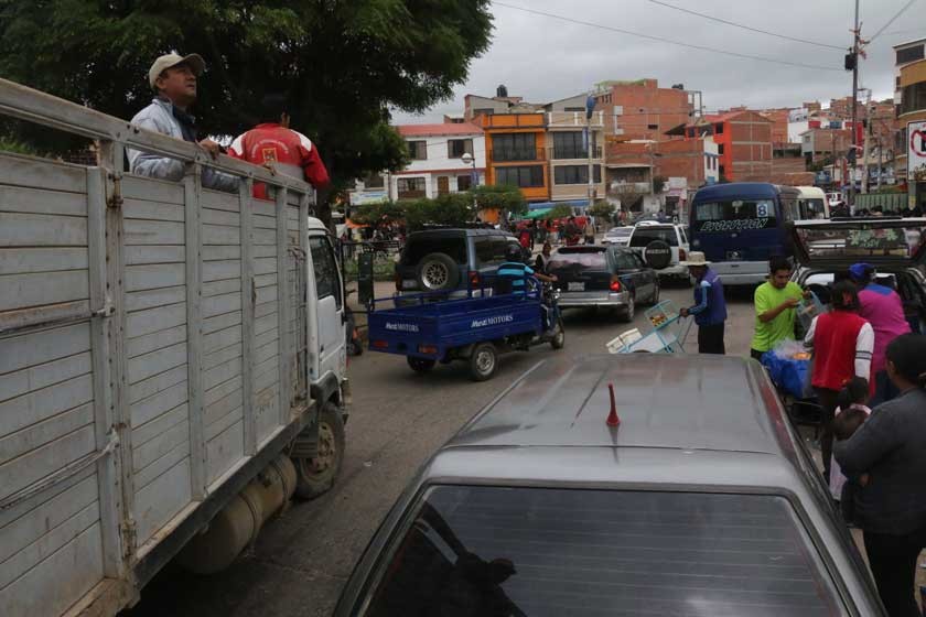 VISTA. La plazuela San Juanillo, donde confluye un centro educativo importante de la ciudad con la amplia zona comercial