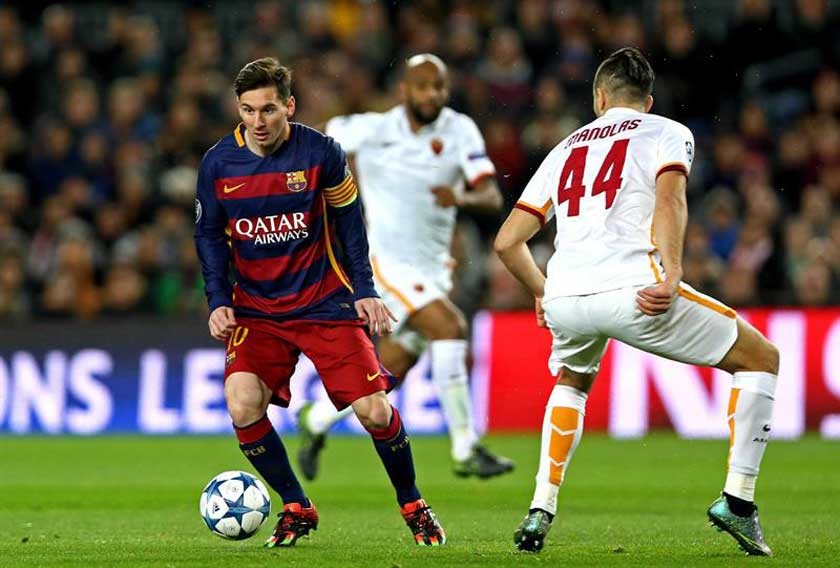 El argentino Lionel Messi (i) volvió a ser titular en Barcelona luego de dos meses de baja por lesión, ayer