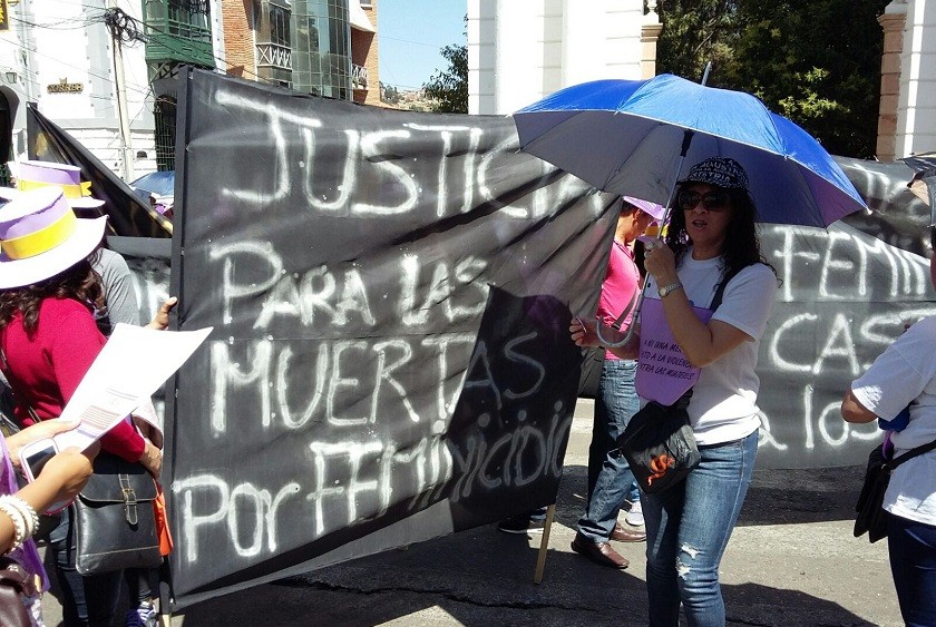 En Sucre y en varias ciudades del mundo marcharon contra la violencia en las mujeres. Foto: Álvaro Sotomayor