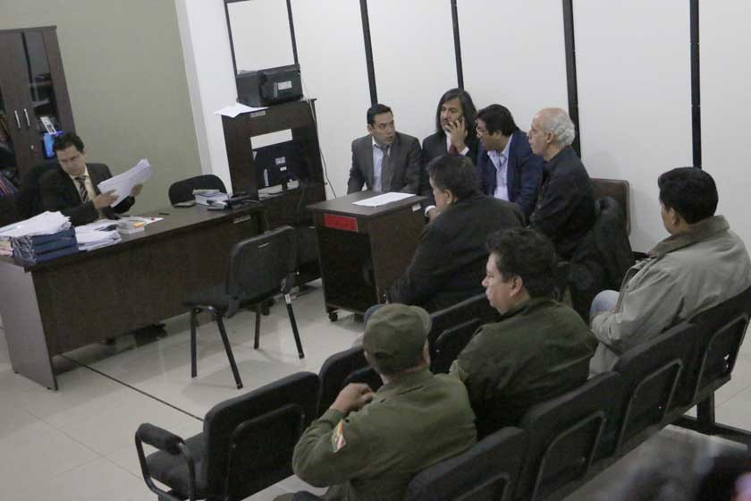 Carlos Chávez y Pablo Salomón participaron ayer de una audiencia en el Juzgado Quinto en lo Penal del Tribunal