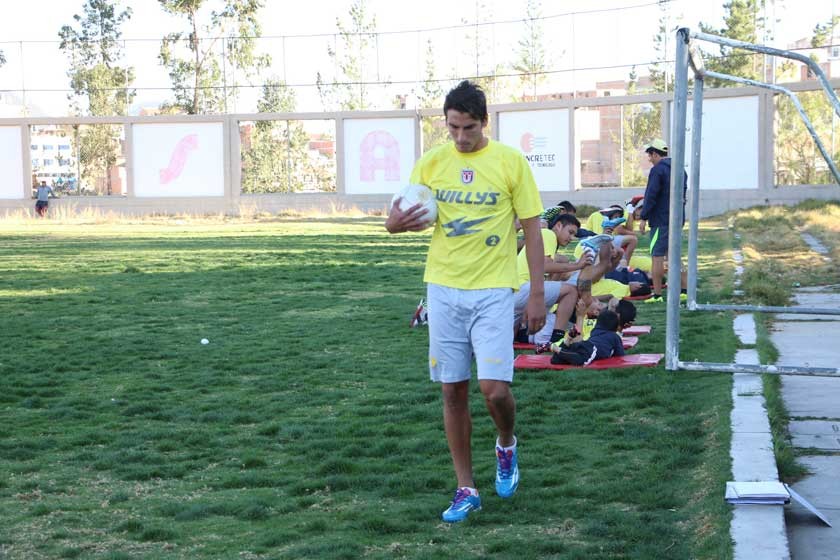 El defensor charrúa llegó al club estudiantil el pasado semestre y tiene contrato con el club hasta mayo.