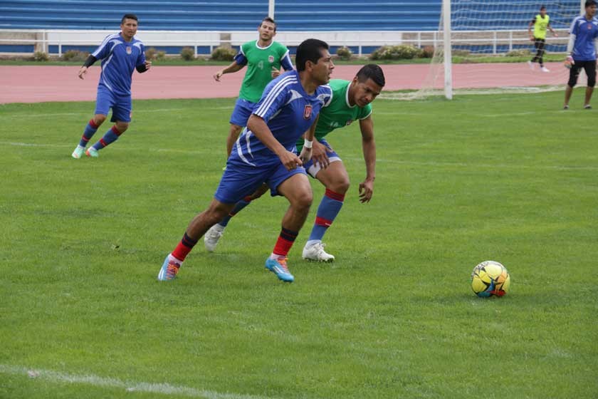 El plantel estudiantil cumplió su último entrenamiento antes del viaje a Serrano, ayer, en el estadio Patria.