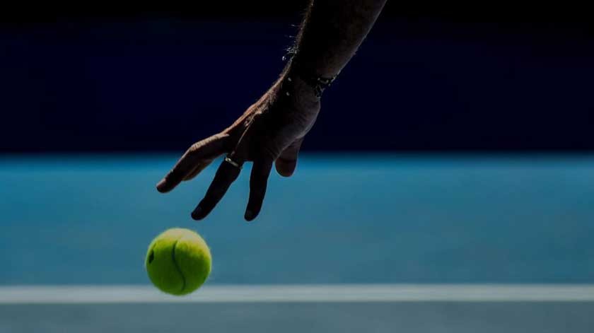 Supuestos amaños de partidos descubiertos a través de una investigación ensombrecen al tenis mundial.